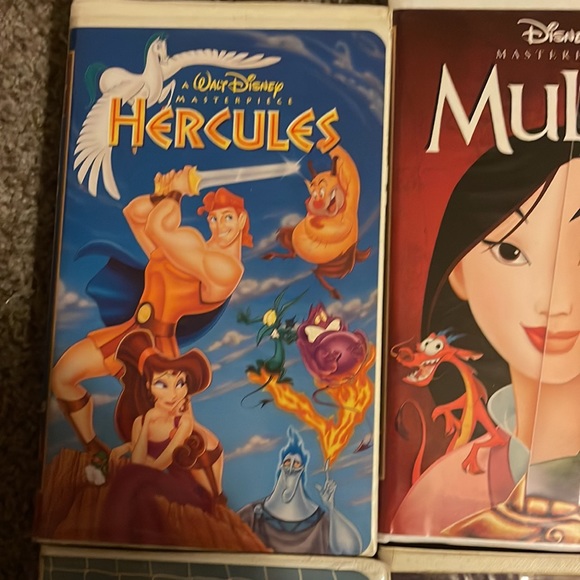 🔥 Set of 4 Disney Movies VHS  Hercules -Mulan - The Big Green - Aladdin - Picture 5 of 5